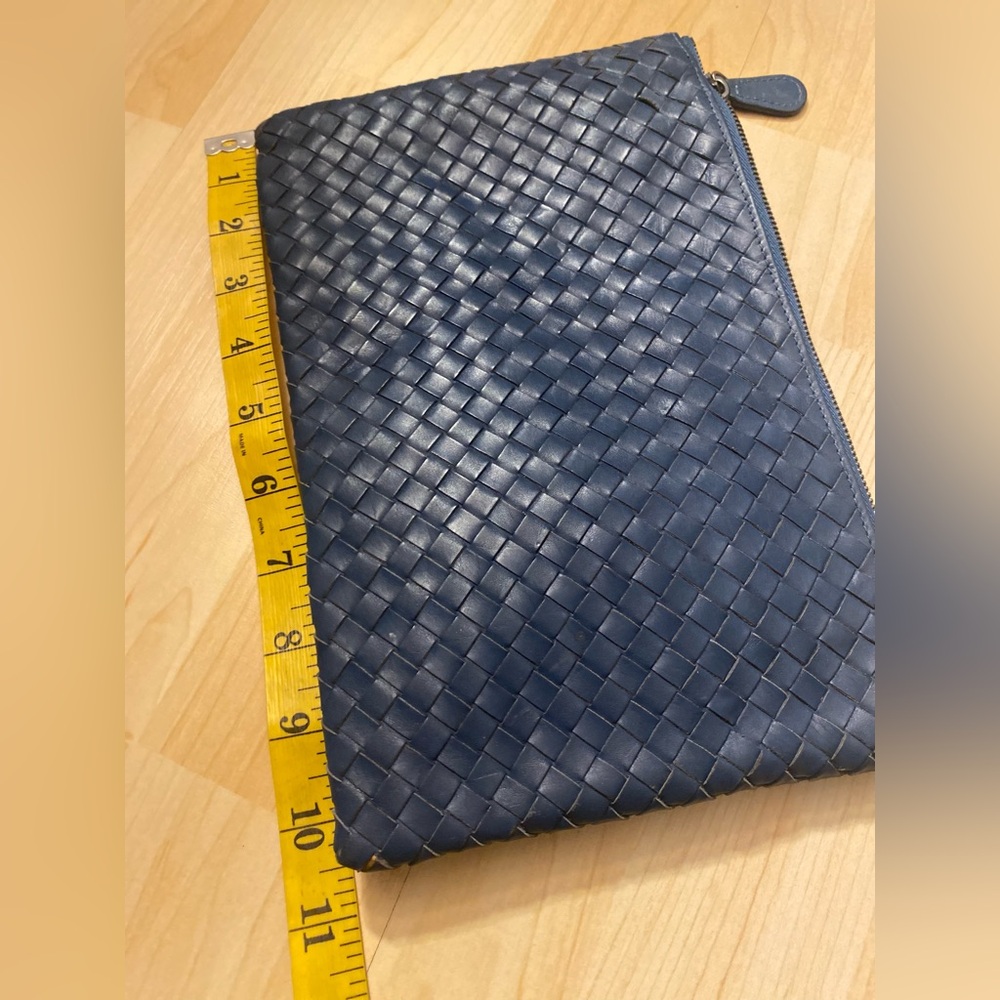 Bottega Veneta Blue Woven Clutch - Picture 4 of 16
